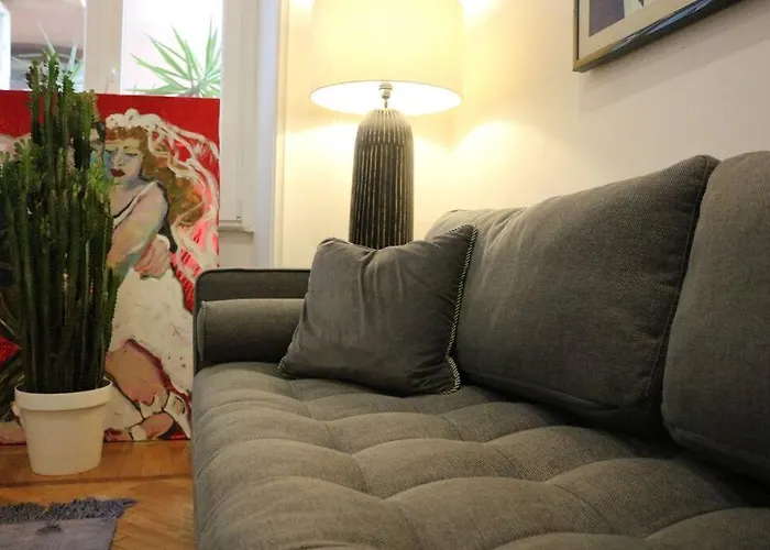 Trevi Fountain Luxury Flat