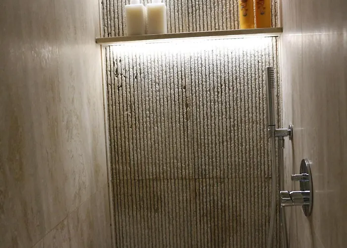 Trevi Fountain Luxury Flat