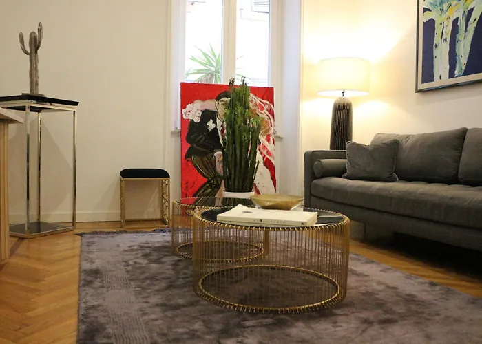 Trevi Fountain Luxury Flat Rom