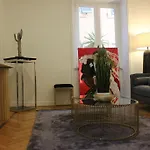 Trevi Fountain Luxury Flat *