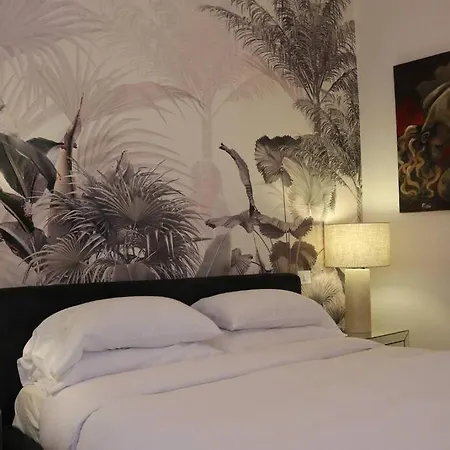 Trevi Fountain Luxury Flat *