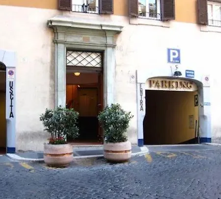 Trevi Fountain Luxury Flat *