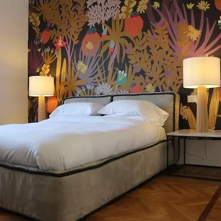 Trevi Fountain Luxury Flat *