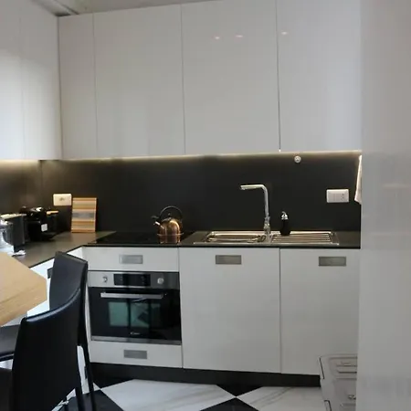Trevi Fountain Luxury Flat Apartman *
