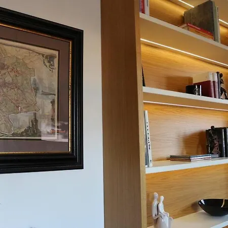 Trevi Fountain Luxury Flat Apartman *